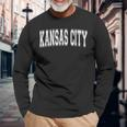 Kansas City Ks Kansas Usa Vintage Sport Varsity Style Langarmshirts Geschenke für alte Männer