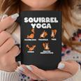 Eichhörnchen Yoga Lustiges Pose Illustration Schwarz Tassen Lustige Geschenke