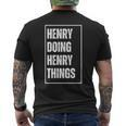 Henry Doing Henry Things Lustigerornamen Geburtstag T-Shirt mit Rückendruck