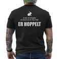 Men's Der Hase Hoppelt Hase Hoppelt Fun Black T-Shirt mit Rückendruck