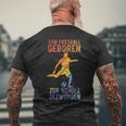 Football Zum Fussball Geboren Zur Schule Gezwungen T-Shirt mit Rückendruck Geschenke für alte Männer