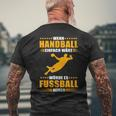 Handball Vs Fußball Genuine Handball T-Shirt mit Rückendruck Geschenke für alte Männer