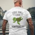 Coole Jungs Lieben Schildkröten Geschenk T-Shirt mit Rückendruck Geschenke für alte Männer