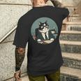 Lustiger Mitarbeiter Des Jahres Mit Dieser Lustigen Katze Mit Brille T-Shirt mit Rückendruck Geschenke für Ihn