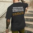 Manche Menschen Schwimmen Mit Dem Strom German Language T-Shirt mit Rückendruck Geschenke für Ihn