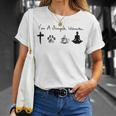 Ich Bin Eine Einfache Frau Jesus Hund Kaffee Yoga T-Shirt Geschenke für Sie