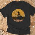 Fischer Vintage Fishing Rod Lake T-Shirt Geschenke für alte Männer