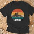 Frankfurt Skyline Retro Vintage Souvenir Frankfurt T-Shirt Geschenke für alte Männer