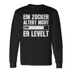 Gamer Birthday Saying Ein Zocker Altert Nicht Er Levelt Langarmshirts