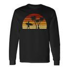 Vintage Sun Surfing For Surfers And Surfers Langarmshirts