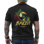 Brazil Vintage Toucan With Flag And Samba Mask T-Shirt mit Rückendruck