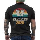 Papa 2025 Schwangerschafterkünden Werdender Papa T-Shirt mit Rückendruck