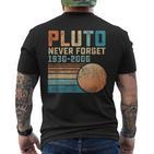 Pluto Never Forget 1930-2006 Vintage Kurzärmliges Herren-T-Kurzärmliges Herren-T-Shirt, Retro Design