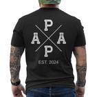 Stolzer Papa 2024 Papa Life Papa Est 2024 T-Shirt mit Rückendruck