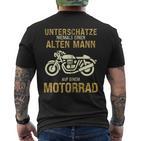 Unterschätze Niemals Alten Mann Motorrad Opa Papa Geschenk Kapuzenjacke T-Shirt mit Rückendruck