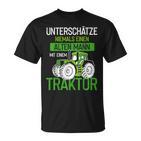 Unterschätze Niemals Einen Alten Mann Mit Einem Traktor Opa T-Shirt