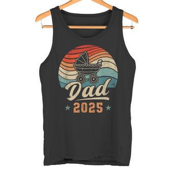 Dad 2025 Baby Ankündigung Frischgebackener Papa Tank Top - Geschenkecke