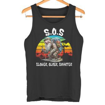 SOS Slower Older Smarter Wandern Faultier Abenteuer Tank Top - Geschenkecke