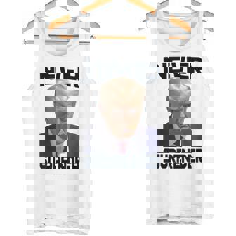 Donald Trump Nunca Se Rinde A Trump Pro Trump 2024 Camiseta sin mangas - Regaloses