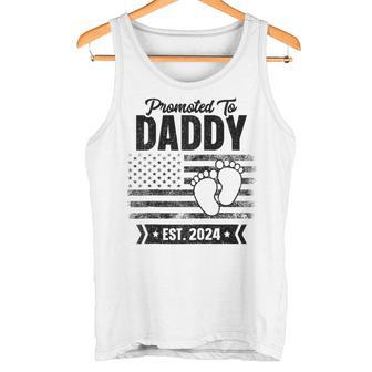 Vatertag Erstes Mal Papa 2024 Promoted To Daddy Est 2024 Raglan Tank Top - Geschenkecke