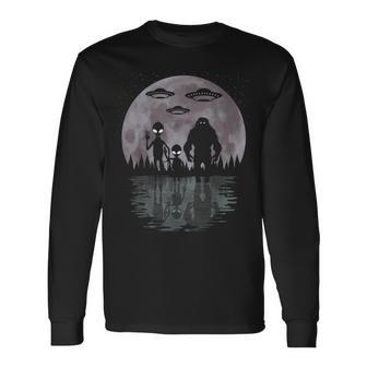 Alien And Bigfoot Moon Aliens Sasquatch Ufos Long Sleeve T-Shirt - Seseable