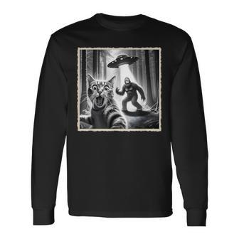 Cat Selfie With Bigfoot & Ufo Sasquatch & Cat Long Sleeve T-Shirt - Seseable