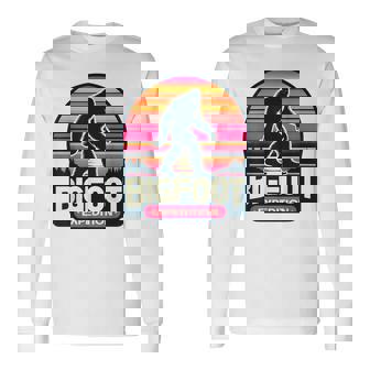 Bigfoot Expedition Randonnée Chasseur Sasquatch T-shirt à manches longues - Cadeauxyz