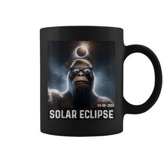 Bigfoot Taking A Selfie With Solar 2024 Eclipse Glasses Mens Coffee Mug - Seseable