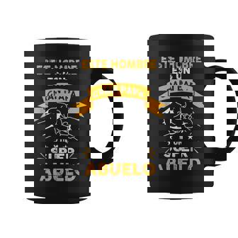 Este Hombre Es Un Gran Papá Y Un Super Abuelo Día Del Padre Taza de café - Regaloses