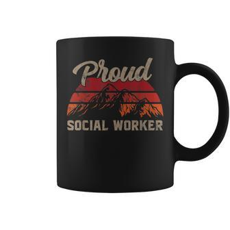 Social Worker Superhero Vintage Dad Coffee Mug - Monsterry DE