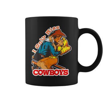 I Only Kiss Cowboys Vintage Western Cowgirl Coffee Mug - Monsterry