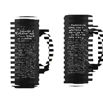 Mientras Tanto Dentro De La Caja El Gato De Schrodinger Planea Su Venganza Camiseta Taza de café - Regaloses