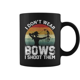 Retro I Don't Wear Bows I Shoot Them Archery Girl Bowhunting Coffee Mug - Thegiftio UK