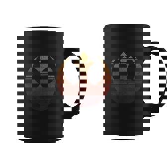 Tasse Noir Vintage avec Logo Pokéball Couronné, Design Rétro - Cadeauxyz