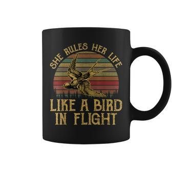 Vintage She Rules Her Life Like A Bird In Flight Retro Coffee Mug - Monsterry DE