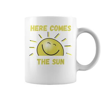 Lustig Hier Kommt Die Sonne Sonnenschein Sonnige Tage Sommer Frühling Tassen - Seseable