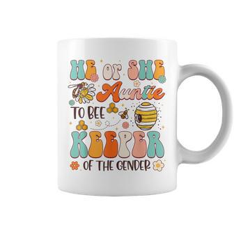 He Or She Auntie To Bee Keeper Of The Gender Reveal Groovy Coffee Mug | Mazezy AU