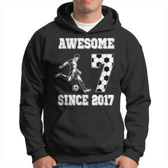 7Th Birthday Boy Awesome Since 2017 Soccer 7 Years Old Hoodie | Mazezy DE