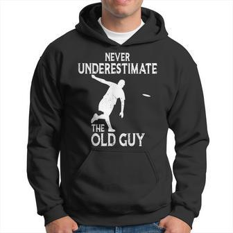 Disc Golf Never Underestimate The Old Guy Frolf Tree Golfing Hoodie | Mazezy DE