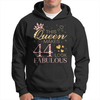 This Queen Makes 44 Look Fabulous 44Th Birthday Queen B-Day Hoodie - Monsterry DE