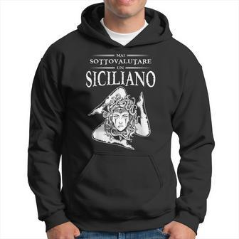 Never Underestimate A Sicilian Trinacria Sicilia Heraldik Hoodie - Monsterry DE