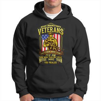 Never Underestimate A Veteran Military Hoodie - Thegiftio UK