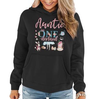 Auntie Of The 1St Birthday Girl Auntie In Onderland Family Women Hoodie - Seseable