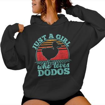 Just A Girl Who Loves Dodos Vintage 80S Style Women Women Hoodie - Monsterry UK