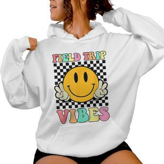 Field Trip Vibes Face Smile Retro Groovy Field Day 2024 Women Hoodie | Mazezy