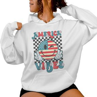 Retro 4Th Of July America Vibes Smile Checkered Girls Women Hoodie - Seseable