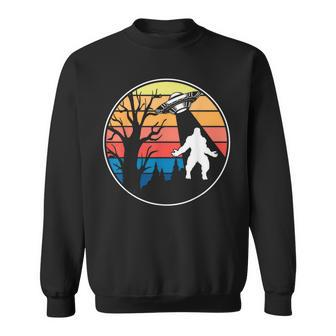 Bigfoot Sunset Vintage Retro Ufo Alien Sweatshirt - Thegiftio UK