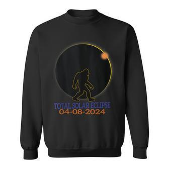 Bigfoot Watching Total Solar Eclipse 2024 Women Sweatshirt - Thegiftio UK
