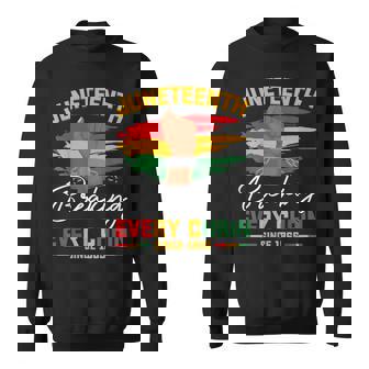 Breaking Every Chain Since 1865 Freedom Junenth Men Sweatshirt - Seseable