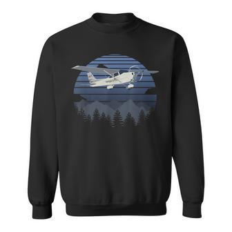 C-172 Skyhawk Mountain Flying Pilot Sweatshirt - Monsterry CA